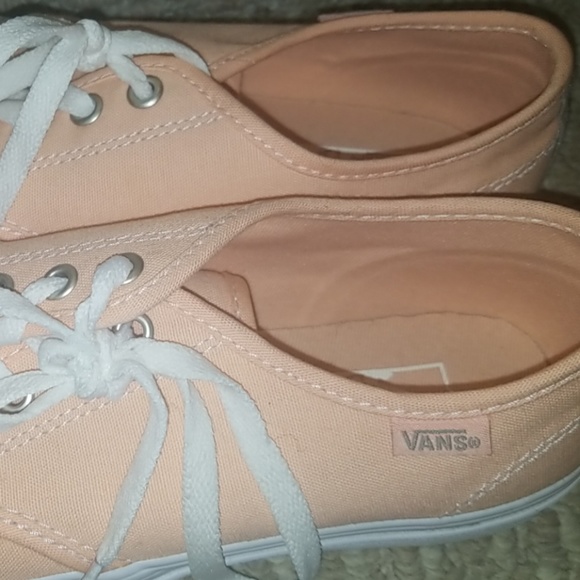 VANS - Picture 4 of 4